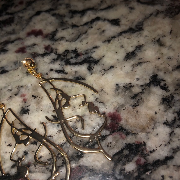 Abstract Hollow Face Gold Earrings - Picture 2 of 3